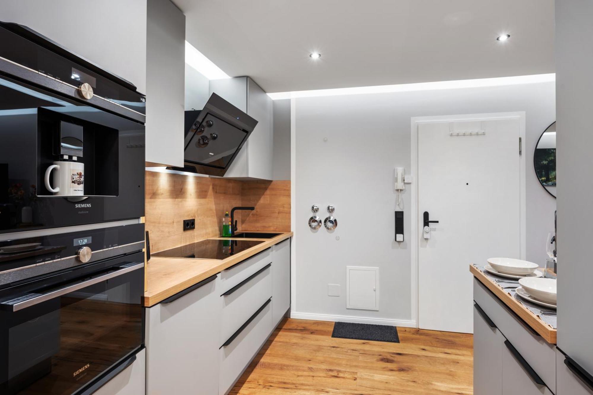 Edler Wohnraum Noble Stadtoase Mit Boxspringbett, Kaffeevollautomat, Lift & Parkplatz Chemnitz Exterior foto